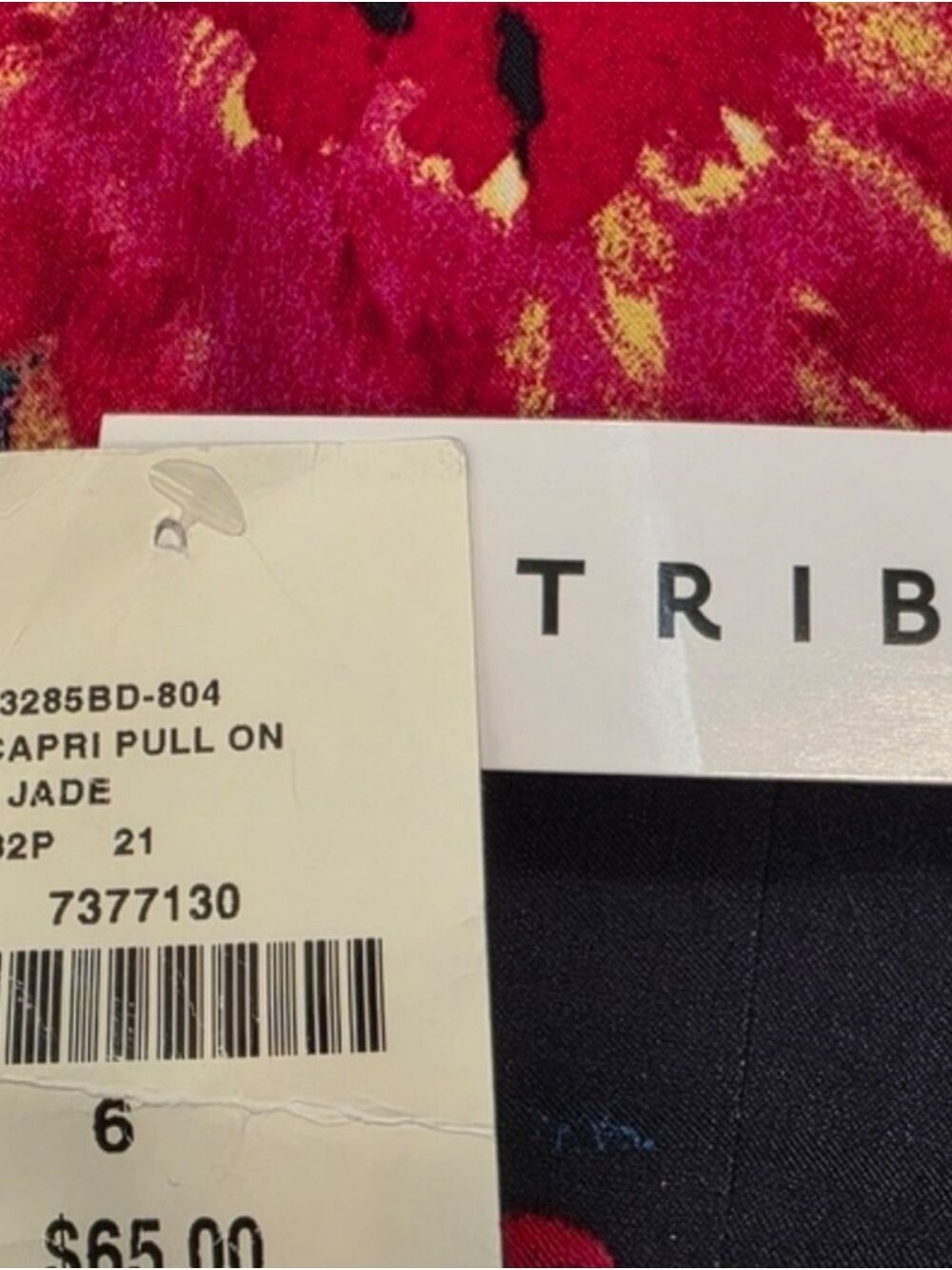 Tribal Floral Pull-On Capri Pants NWT Size 6 Stretch Navy Resort Travel Summer - Picture 8 of 11